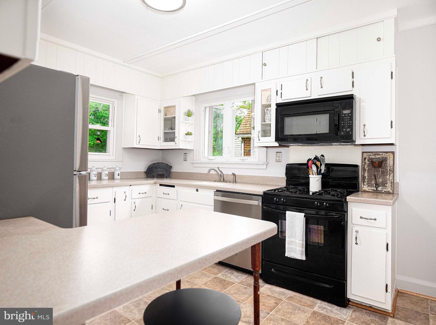 3020 Linwood photo 13