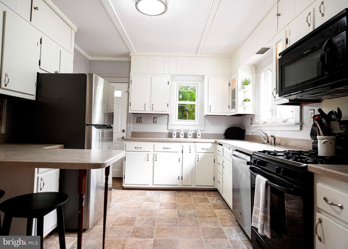 3020 Linwood photo 14