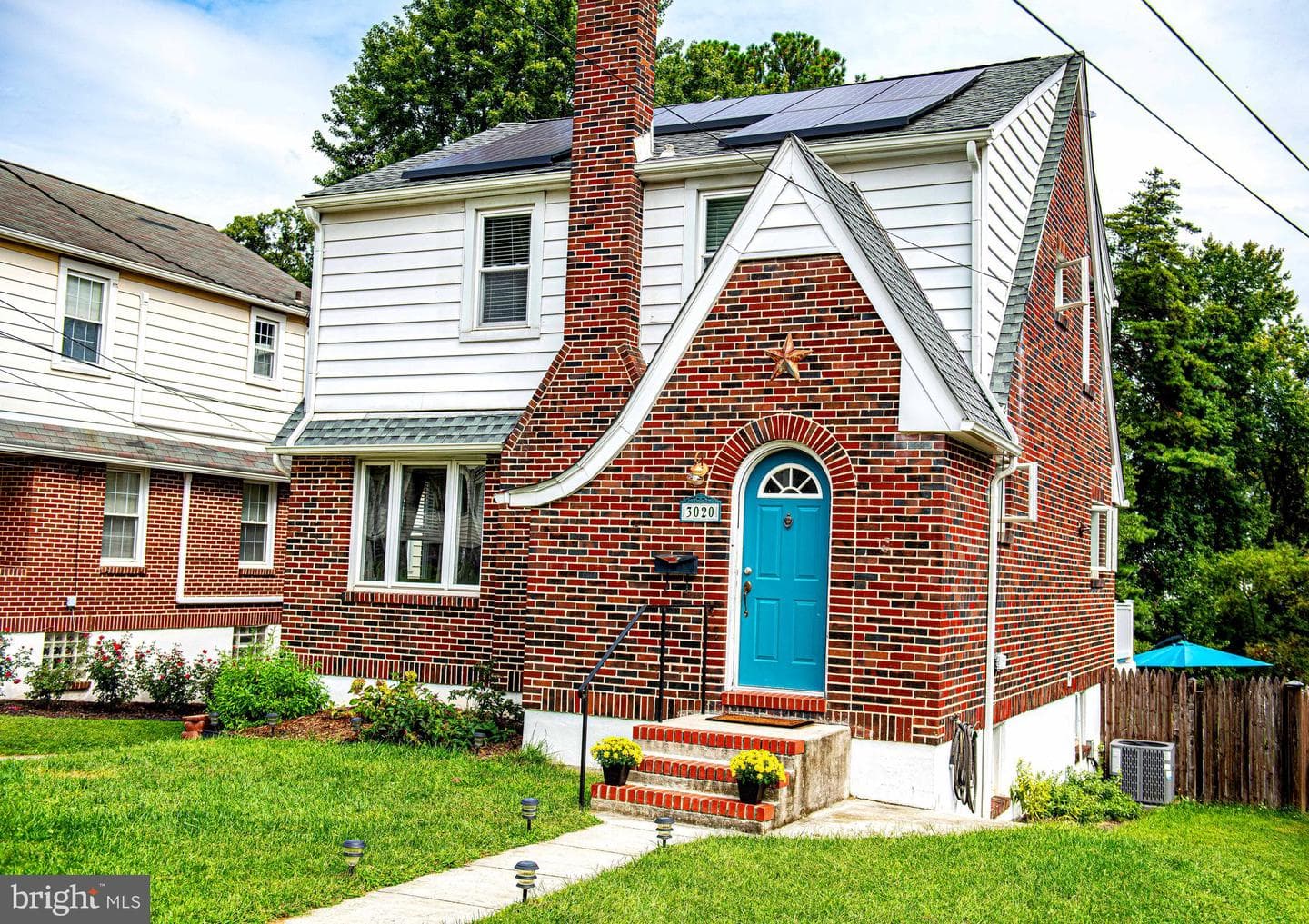 3020 Linwood photo 2