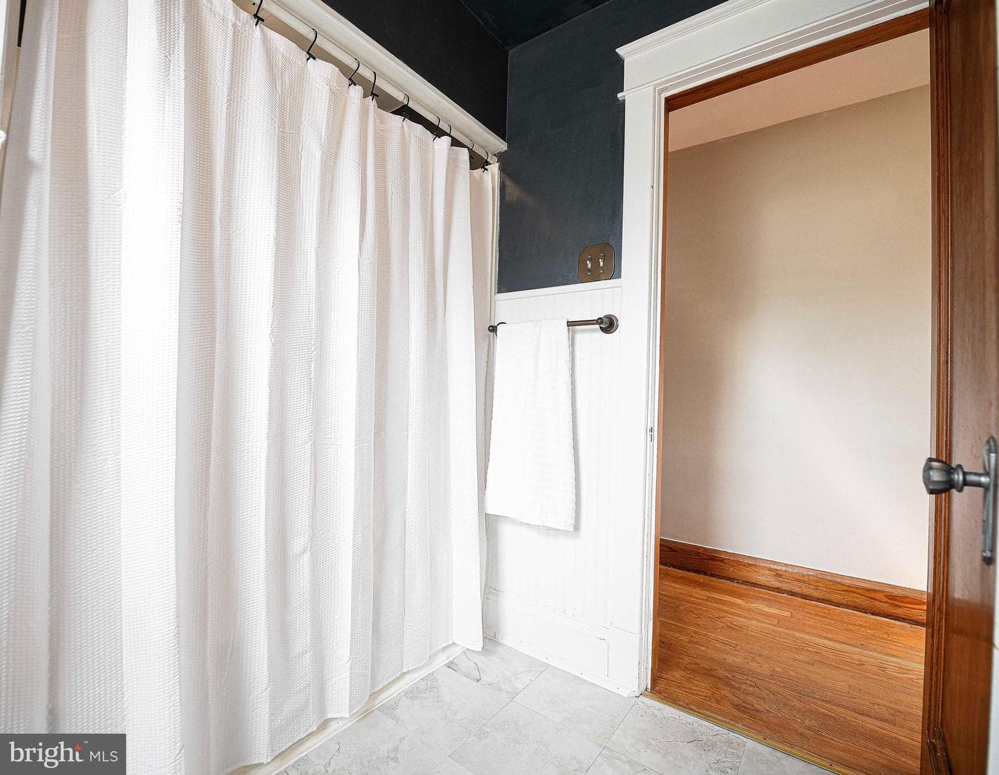 3020 Linwood photo 21