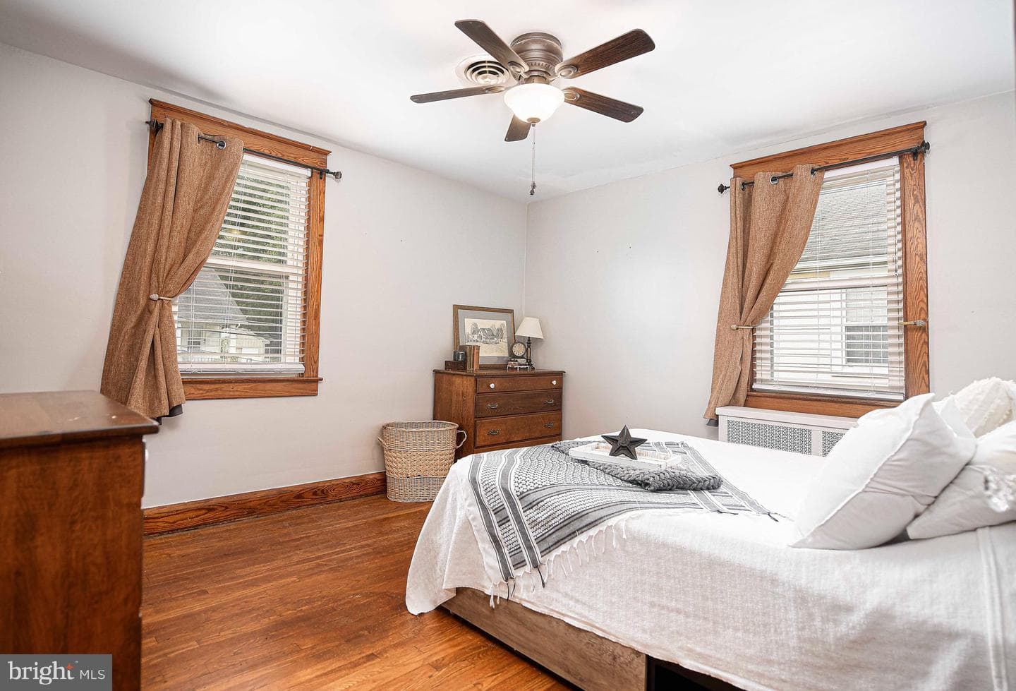 3020 Linwood photo 22