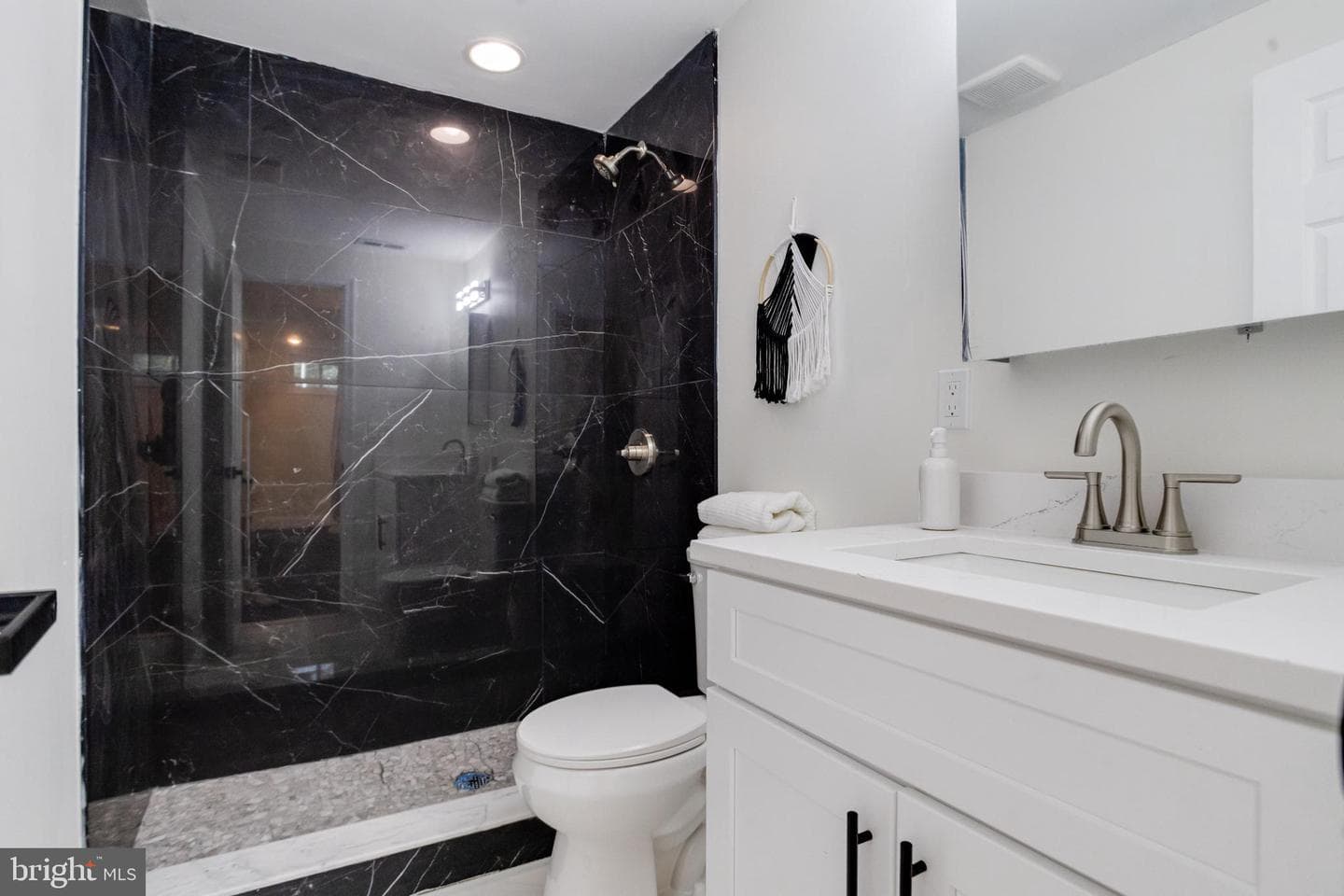 8041 Edgewater Avenue photo 29
