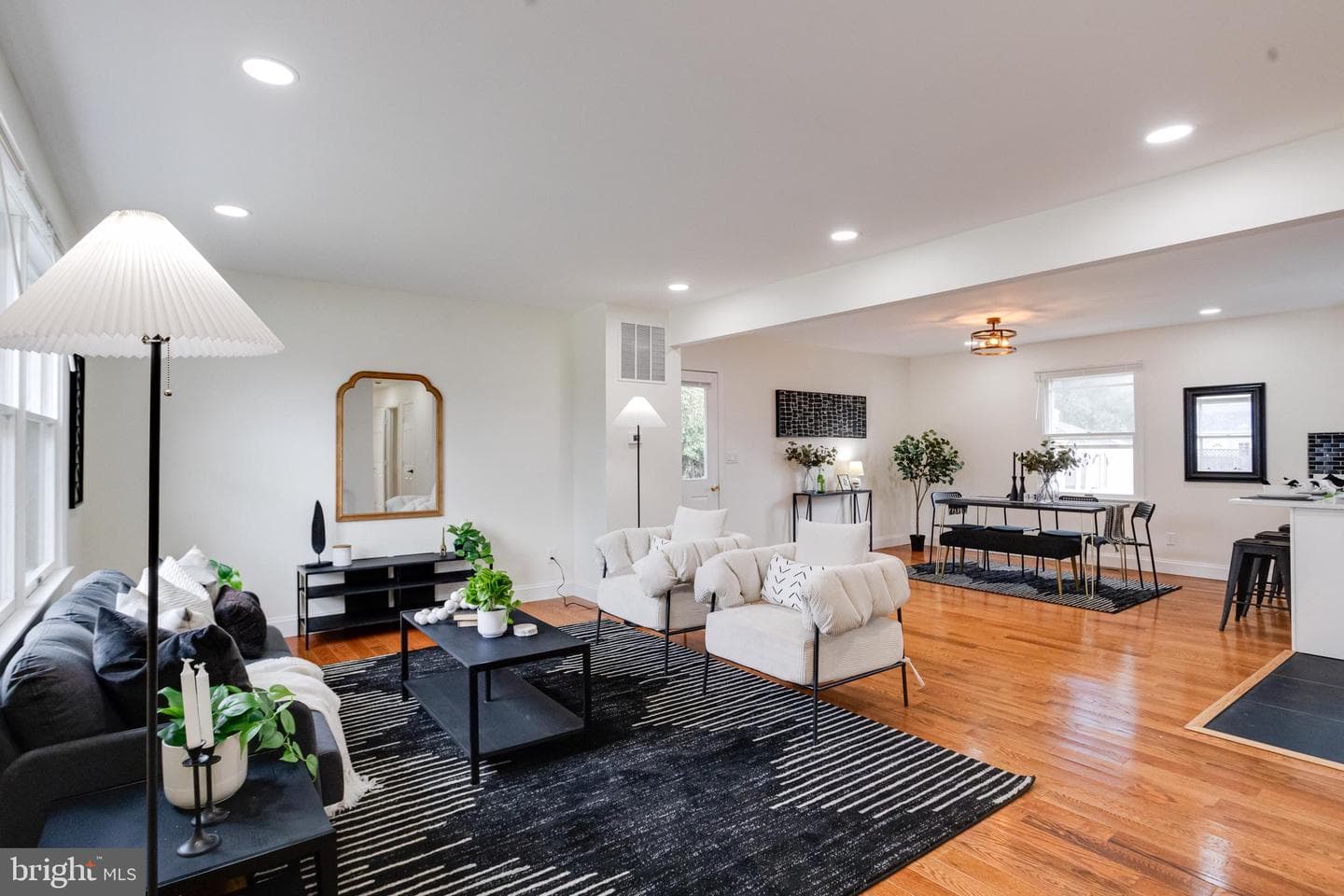 8041 Edgewater Avenue photo 3