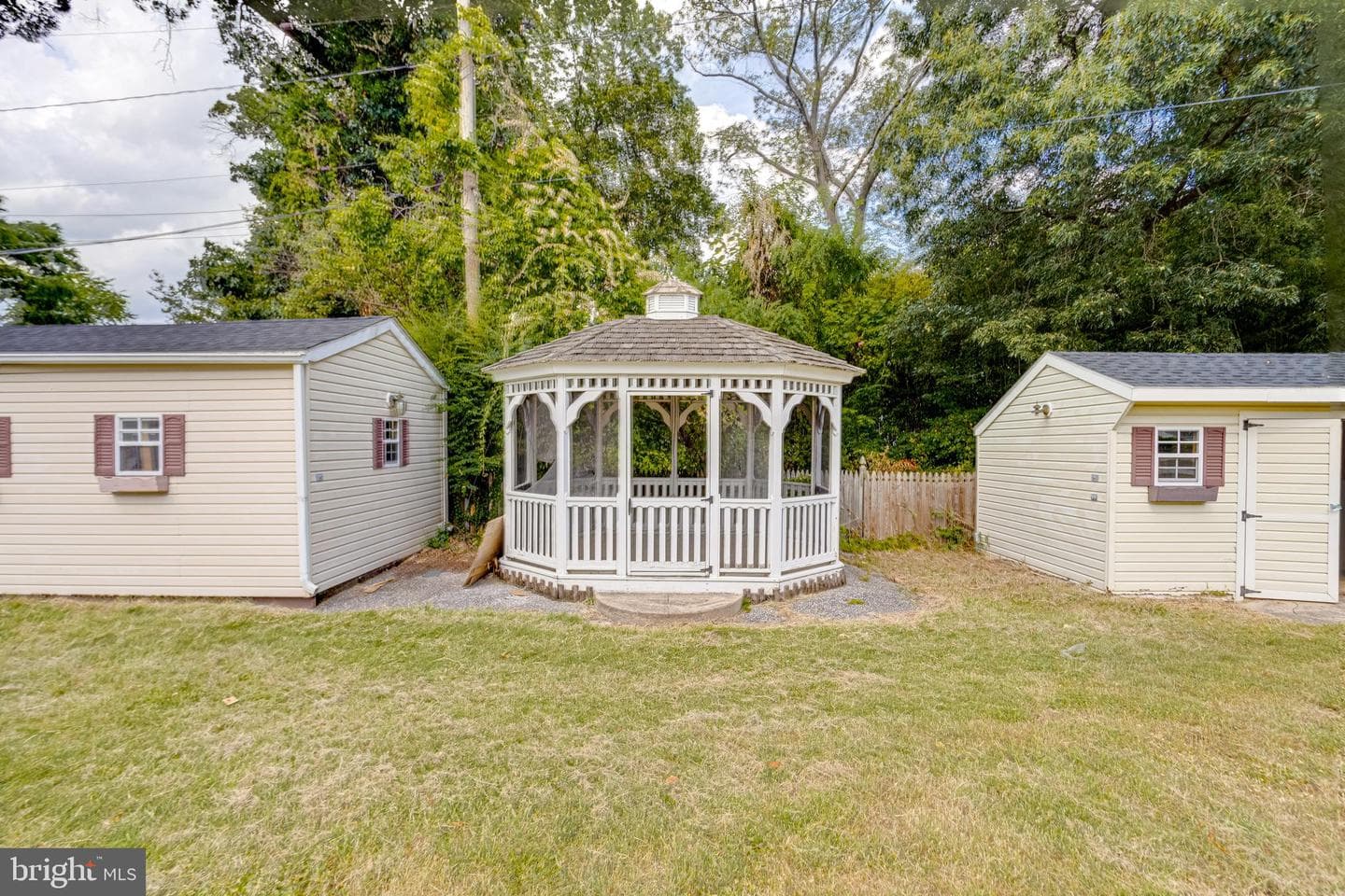 8041 Edgewater Avenue photo 37