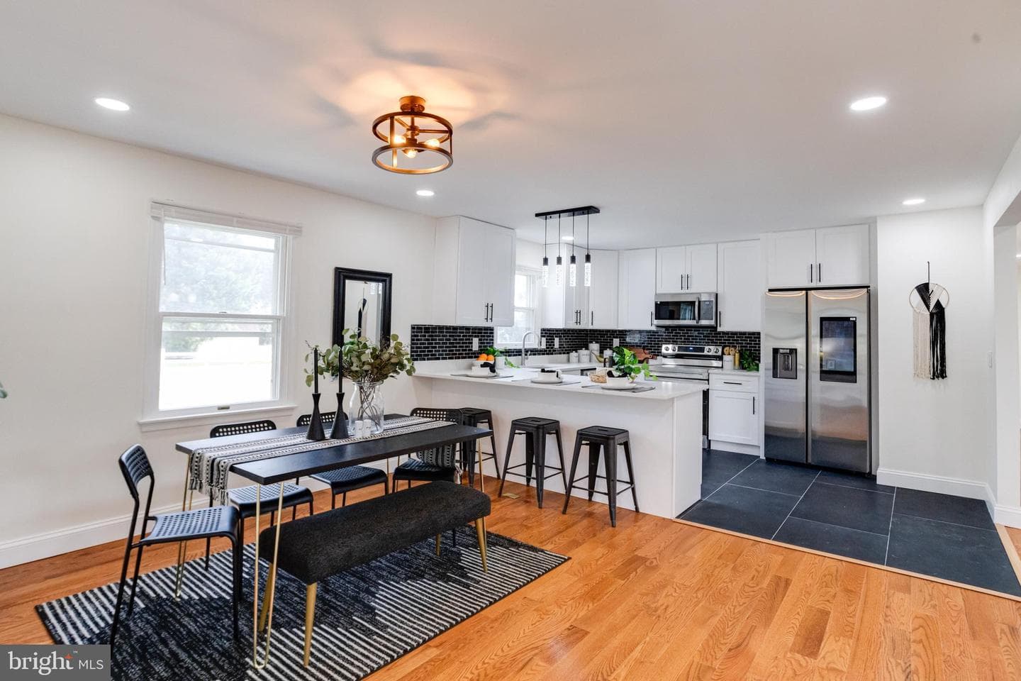 8041 Edgewater Avenue photo 4