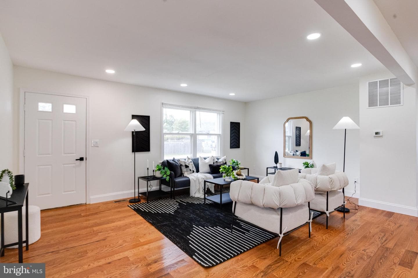 8041 Edgewater Avenue photo 8