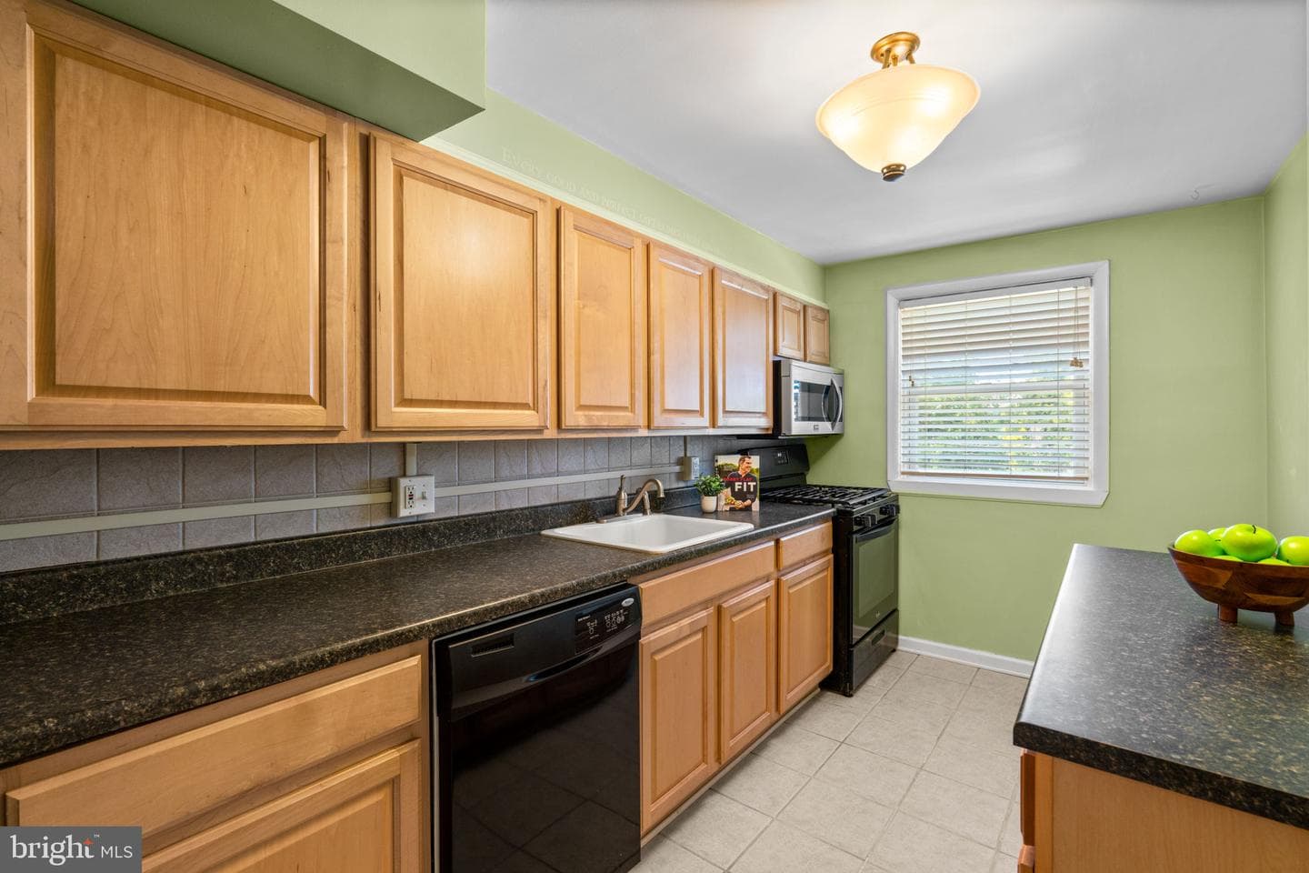 1149 Linden Avenue photo 9