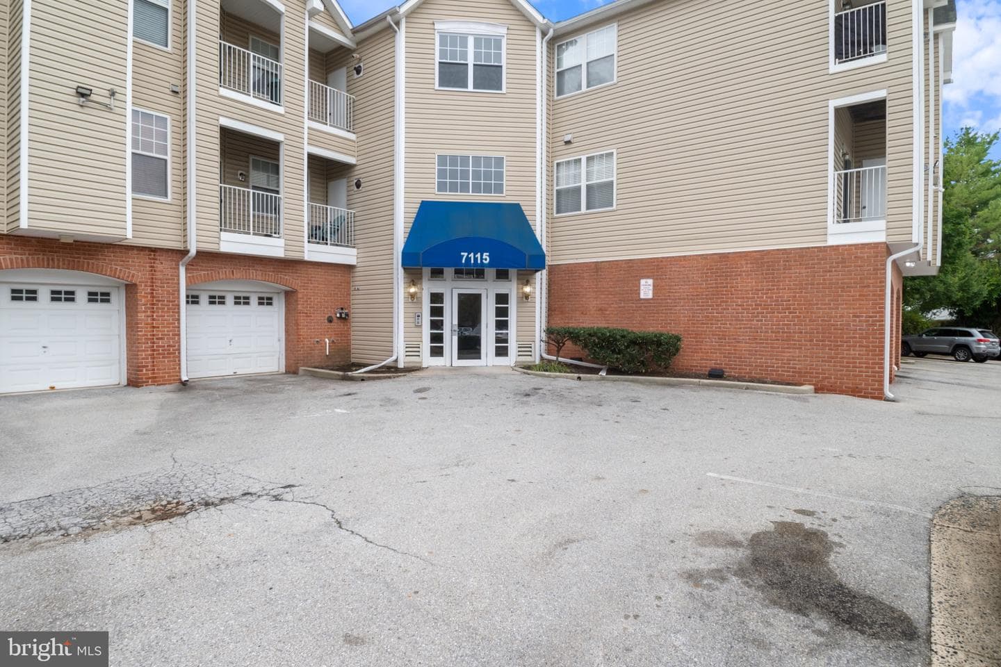 7115 Sandown Circle #203 photo 2