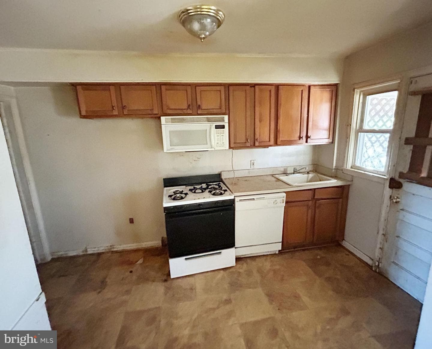 7105 Gough Street photo 9