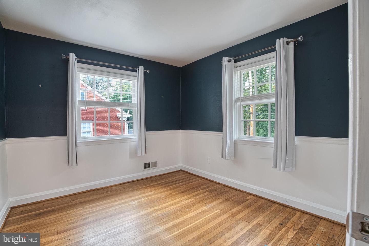 602 Woodbine Terrace photo 33