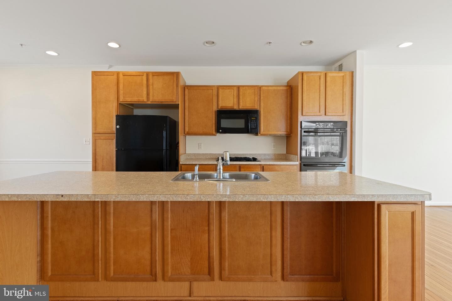 7719 Town View Drive photo 8