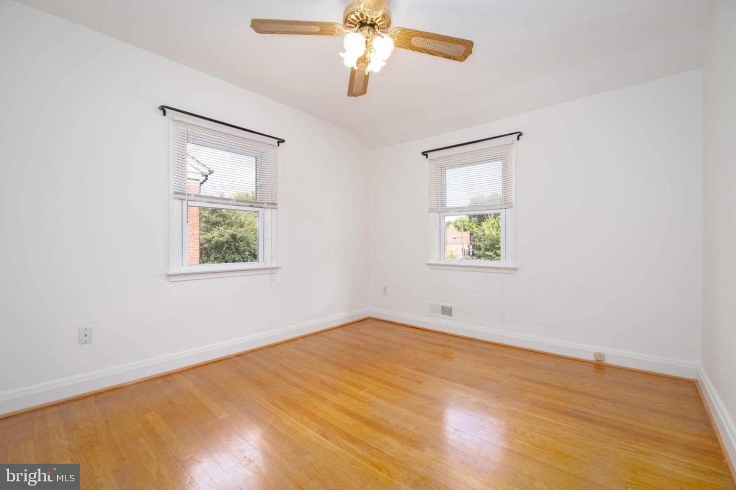 1763 White Oak Avenue photo 13
