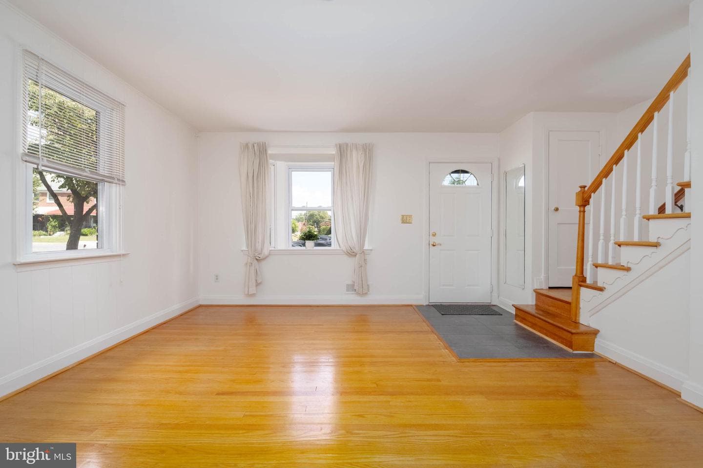 1763 White Oak Avenue photo 4