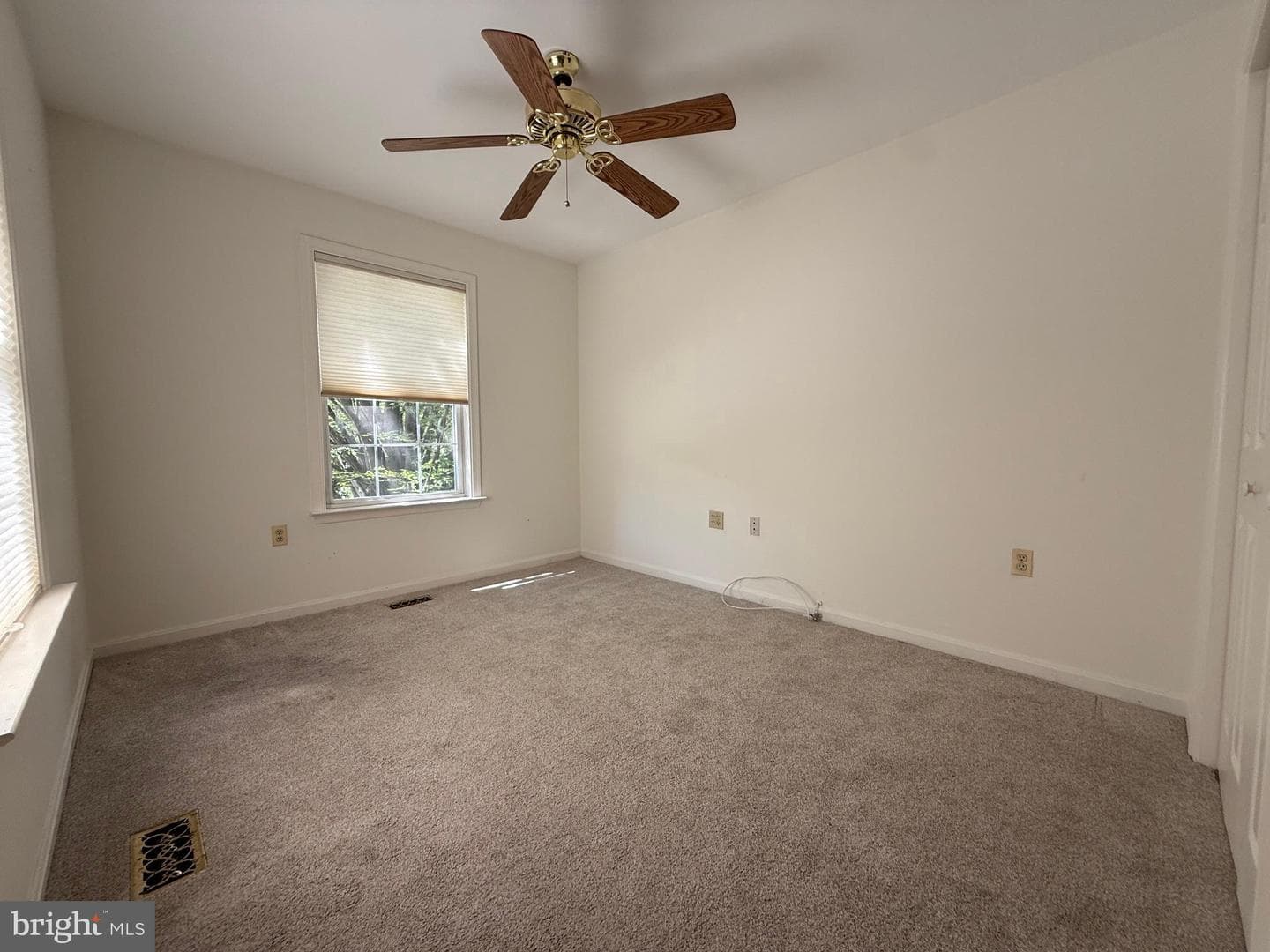 8900 Lennings Lane photo 11