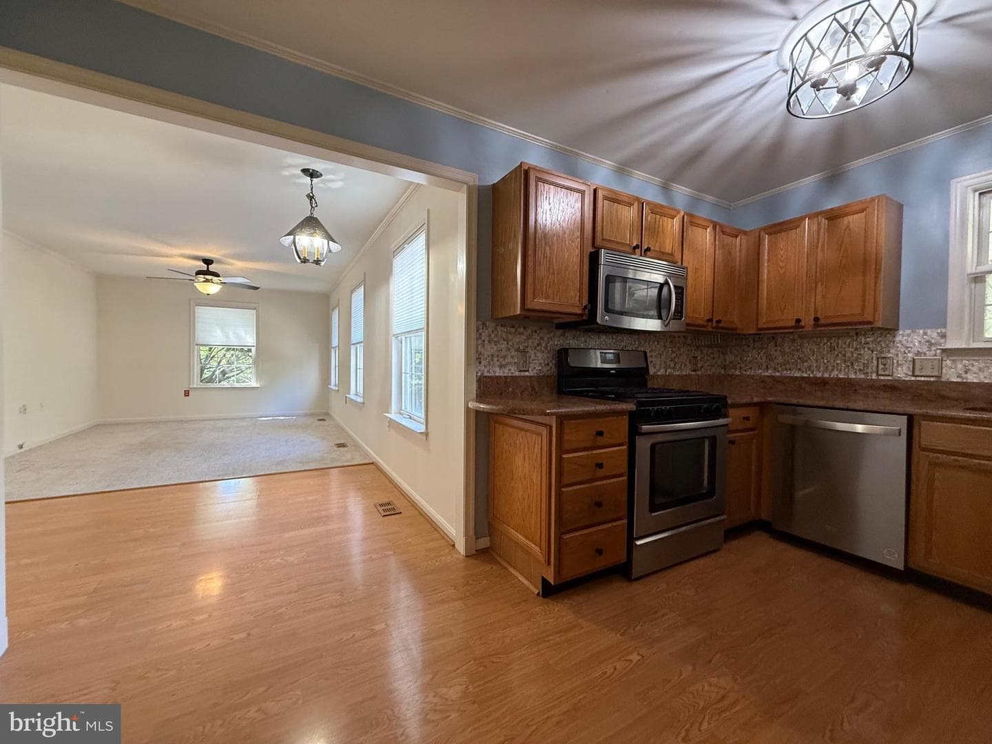8900 Lennings Lane photo 18