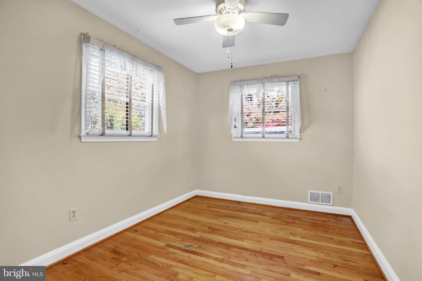 300 Sophia Court photo 17
