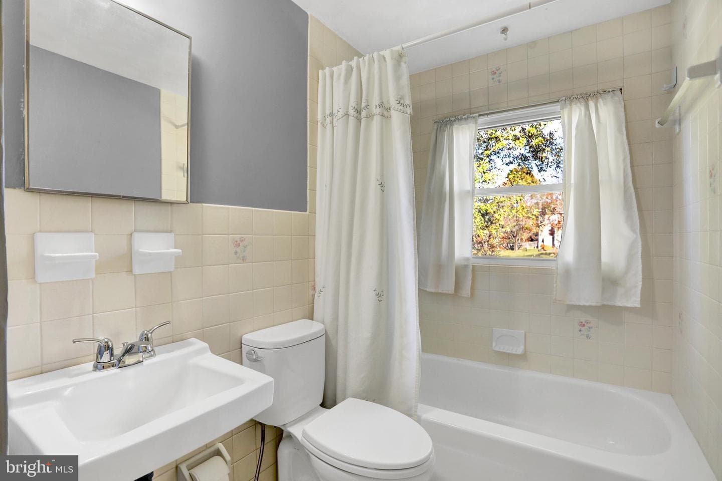 300 Sophia Court photo 21