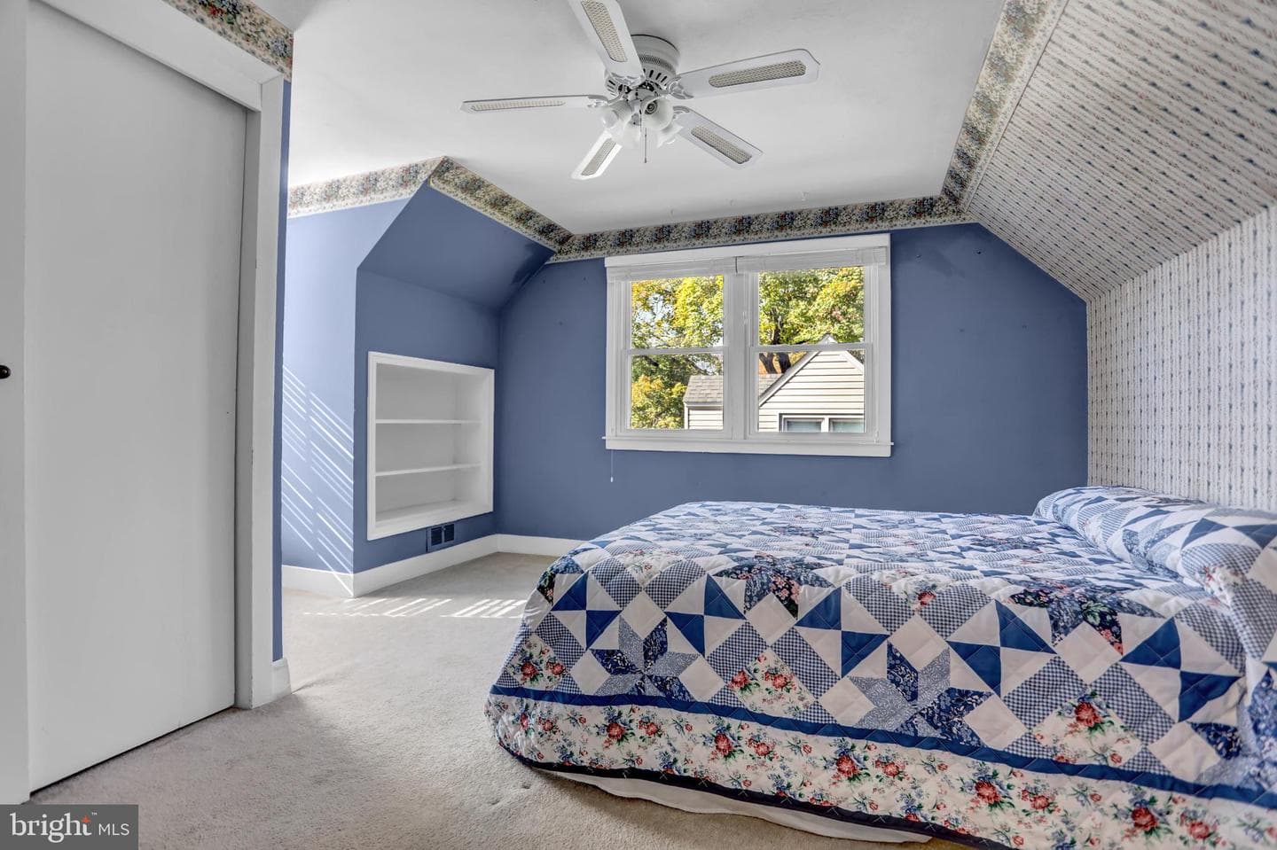 300 Sophia Court photo 23