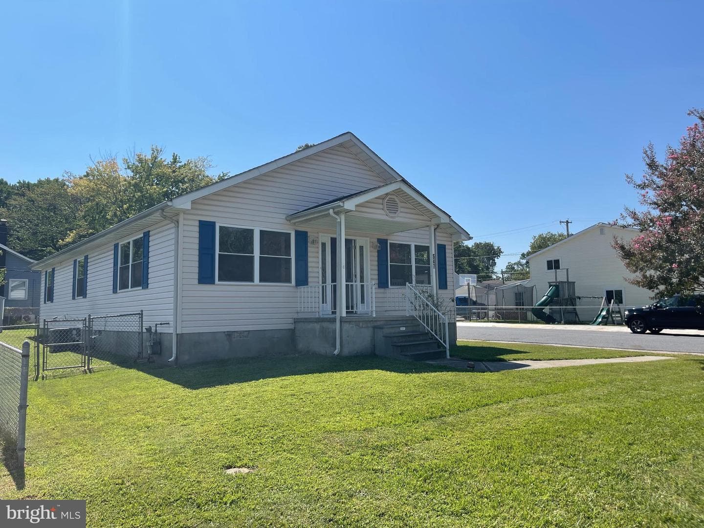 547 Compass Road photo 15
