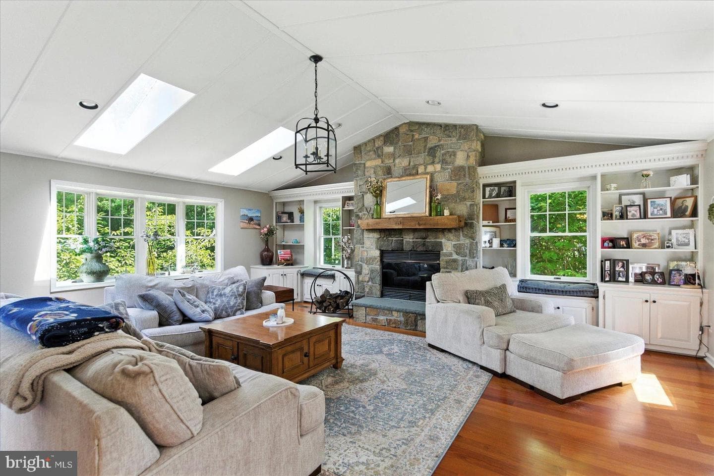 37 Glenbrook Drive photo 3