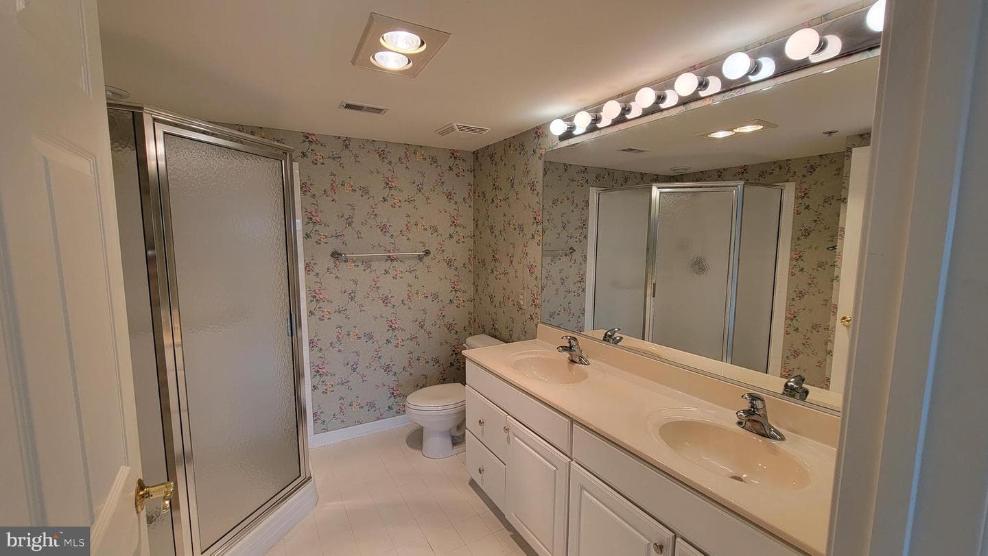 12240 Roundwood Road #604 photo 20
