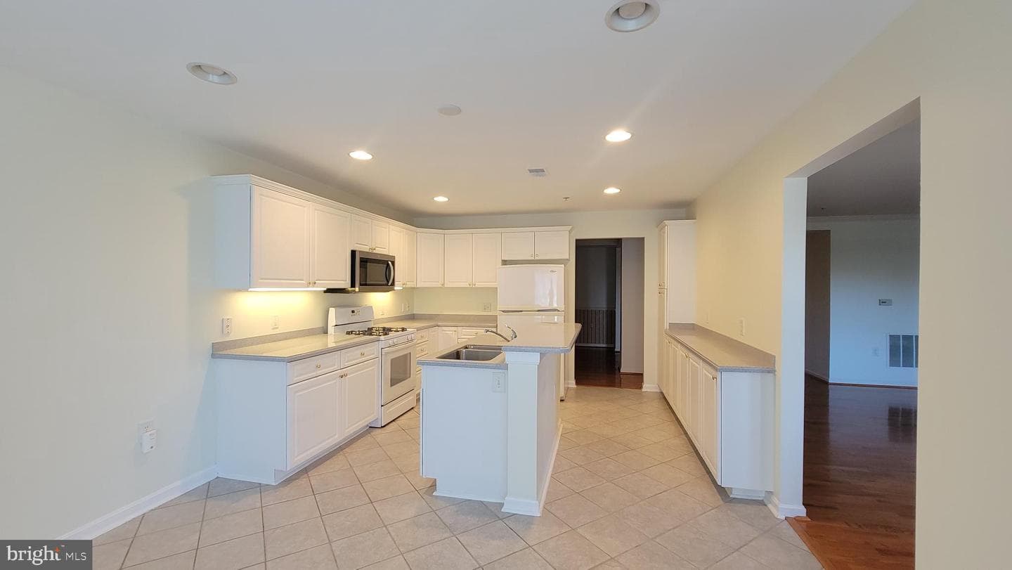 12240 Roundwood Road #604 photo 8