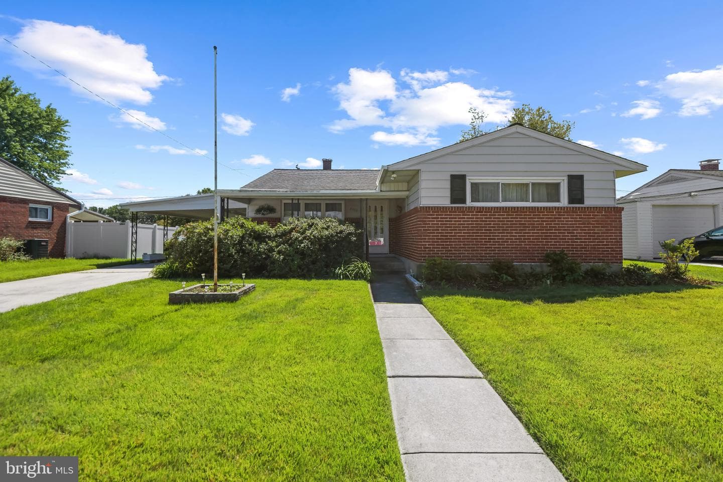 2443 Ellis Road photo 1