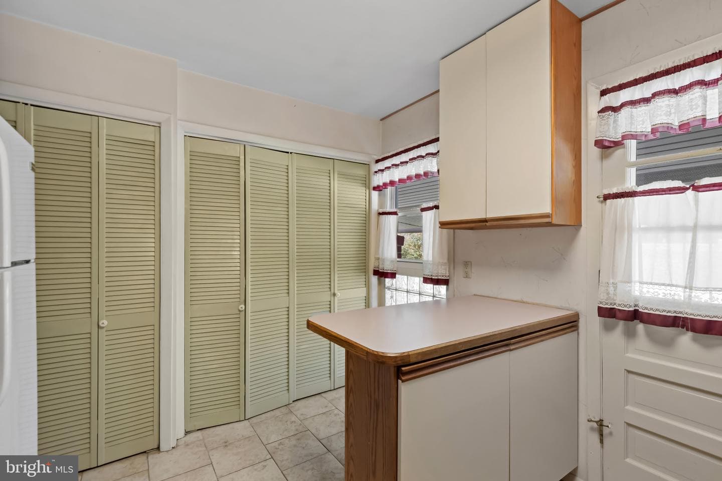2443 Ellis Road photo 14