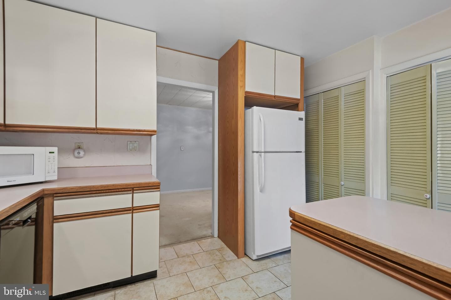 2443 Ellis Road photo 15