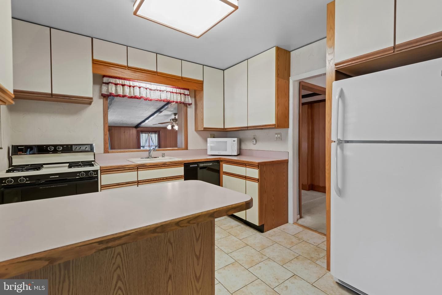 2443 Ellis Road photo 16