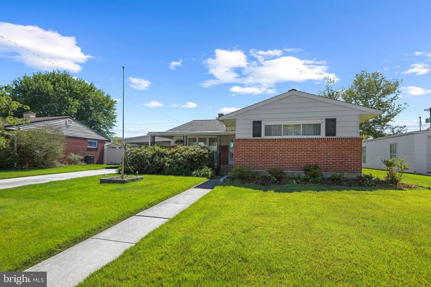 2443 Ellis Road photo 2