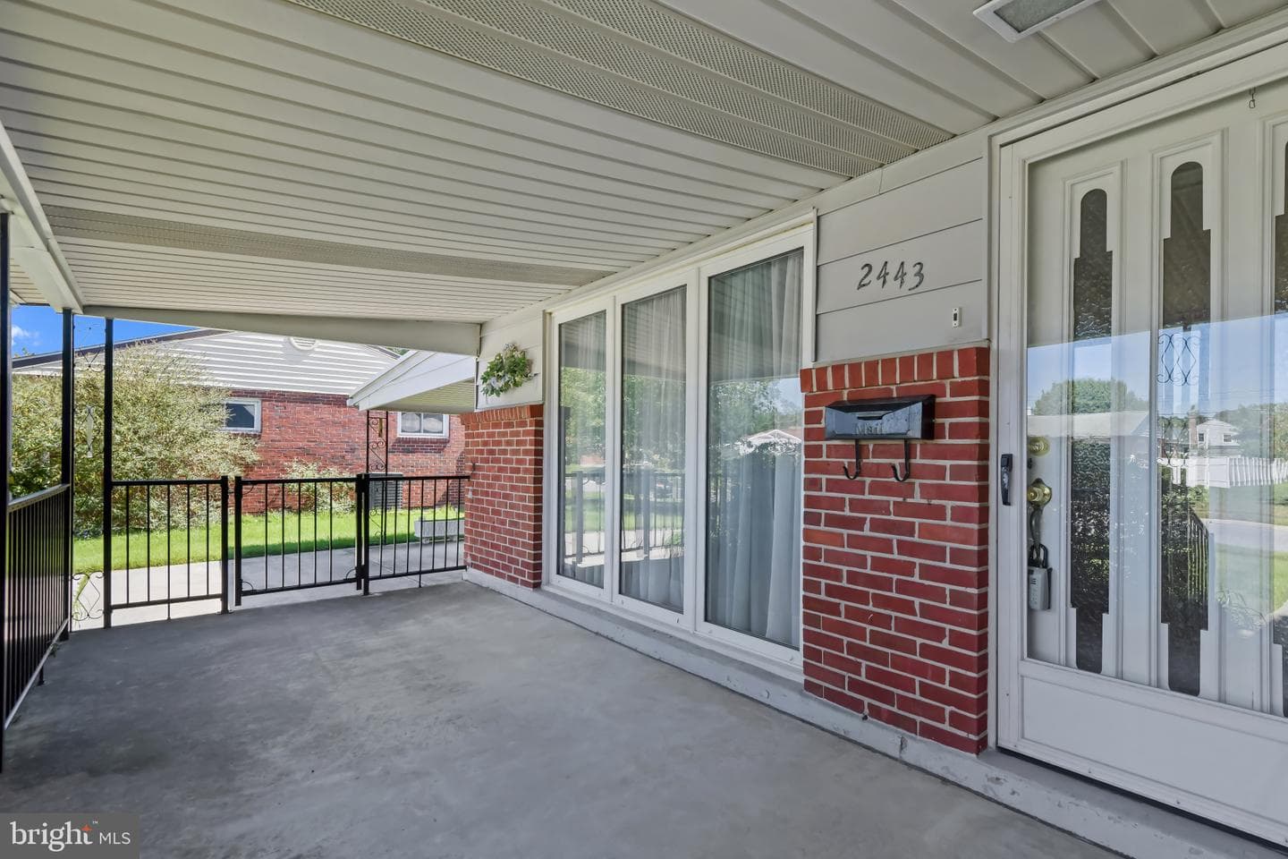 2443 Ellis Road photo 4