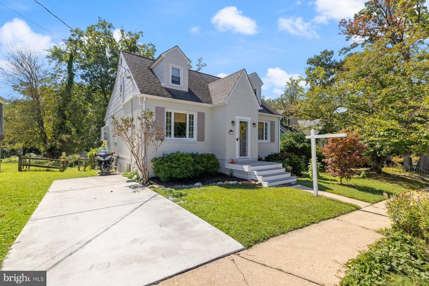 1831 White Oak Avenue photo 32