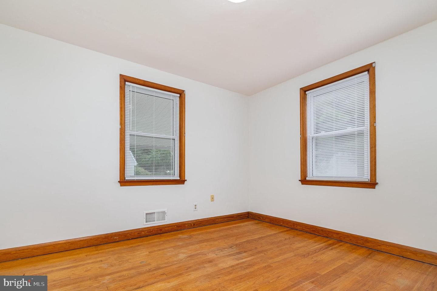4409 Vale Drive photo 10