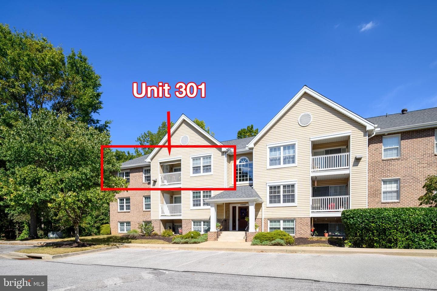 3 Ginford Place #301 photo 2