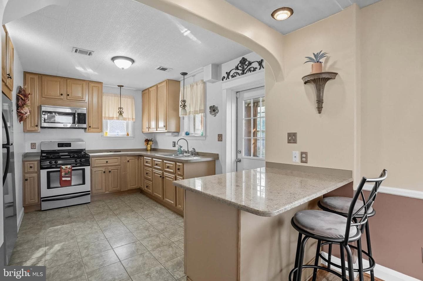 7908 Ardmore Avenue photo 9