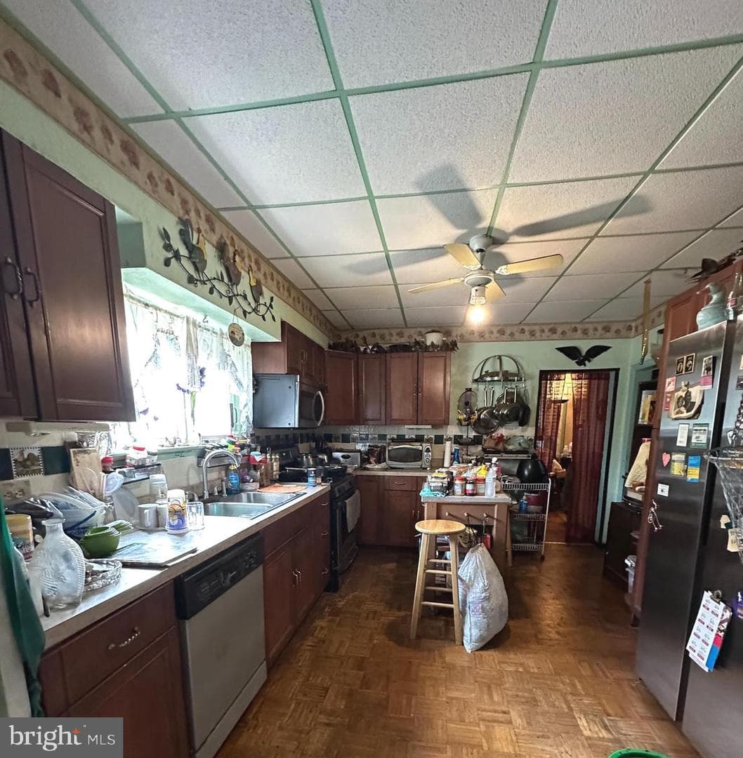 1601 Odell Avenue photo 4