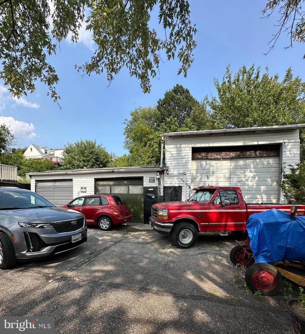 1601 Odell Avenue photo 5