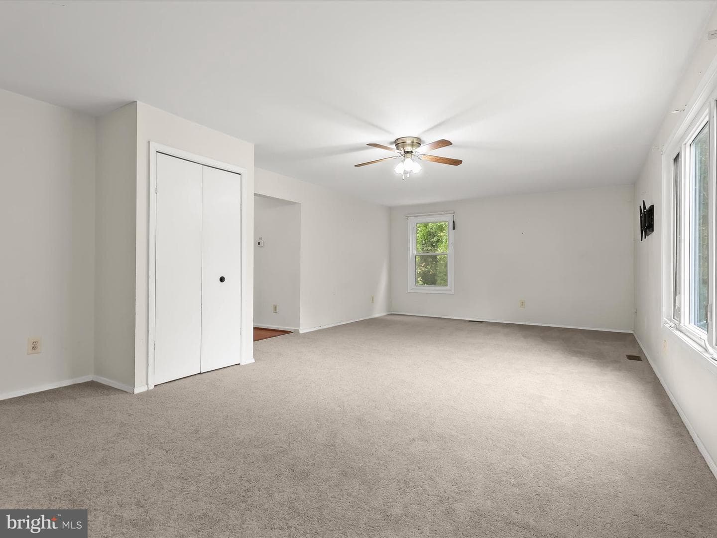 2400 Holly Neck Road photo 14