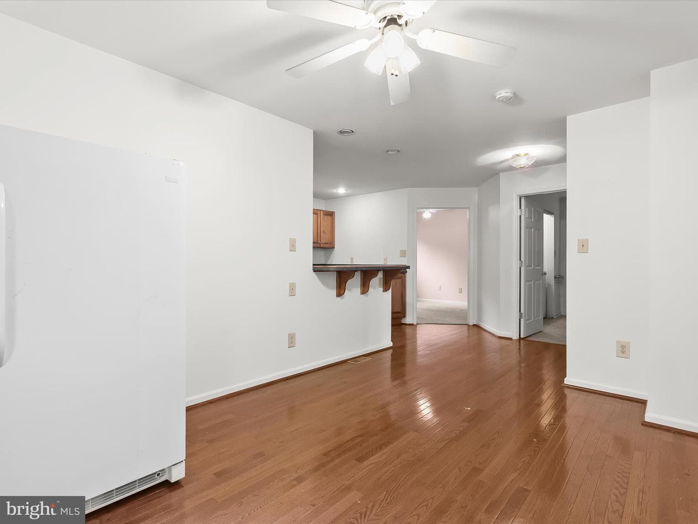 2400 Holly Neck Road photo 17