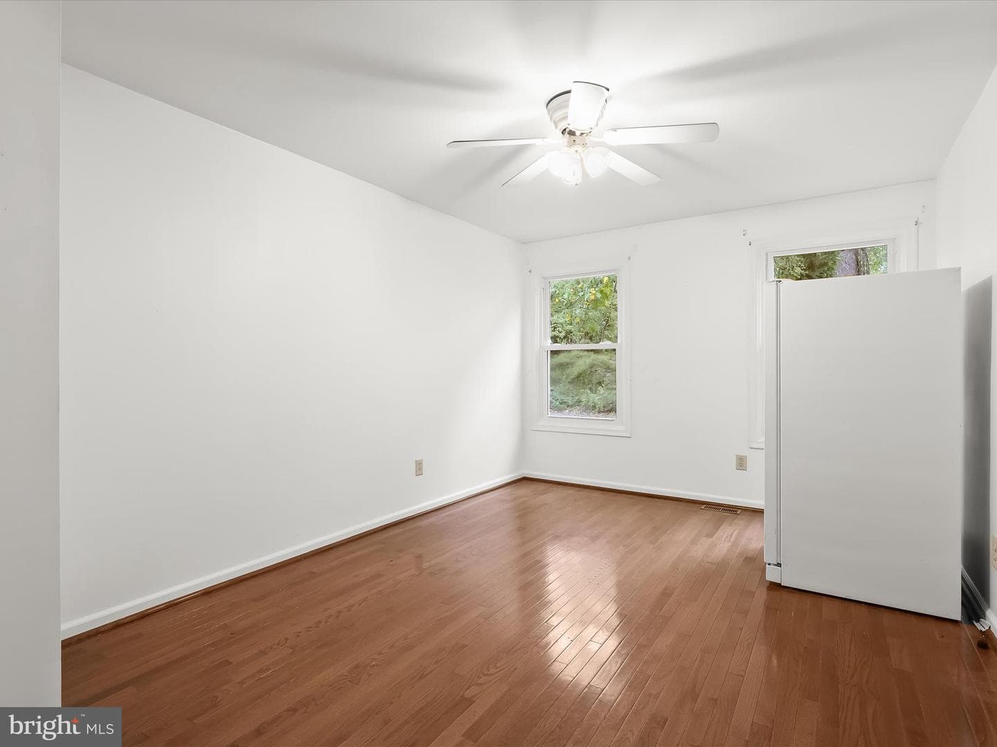 2400 Holly Neck Road photo 18