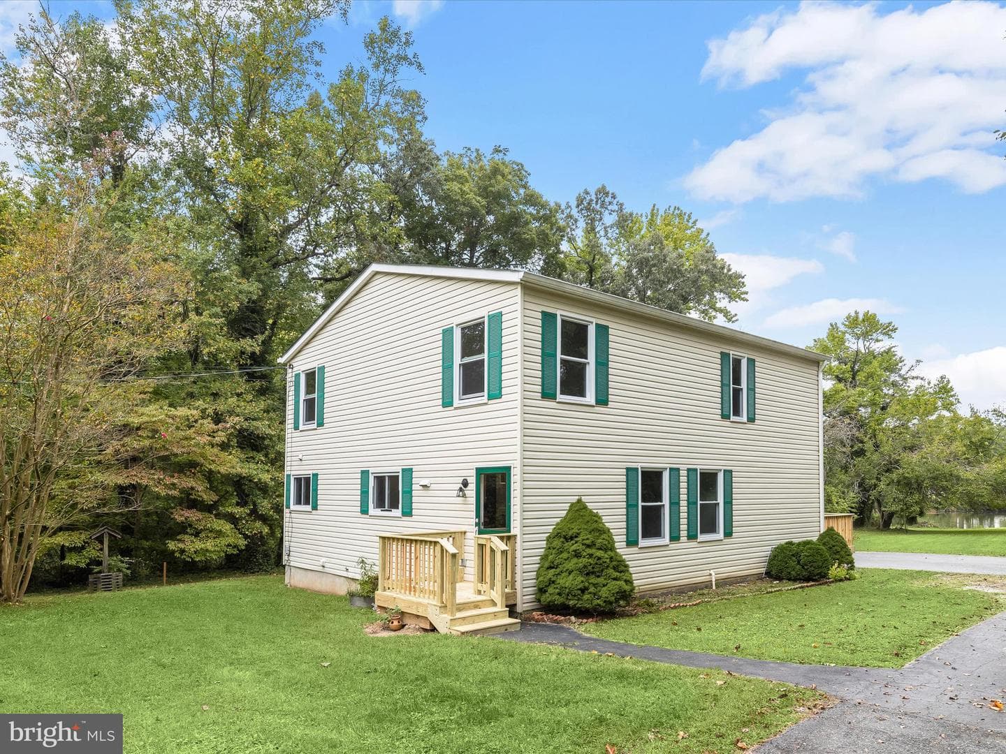 2400 Holly Neck Road photo 2