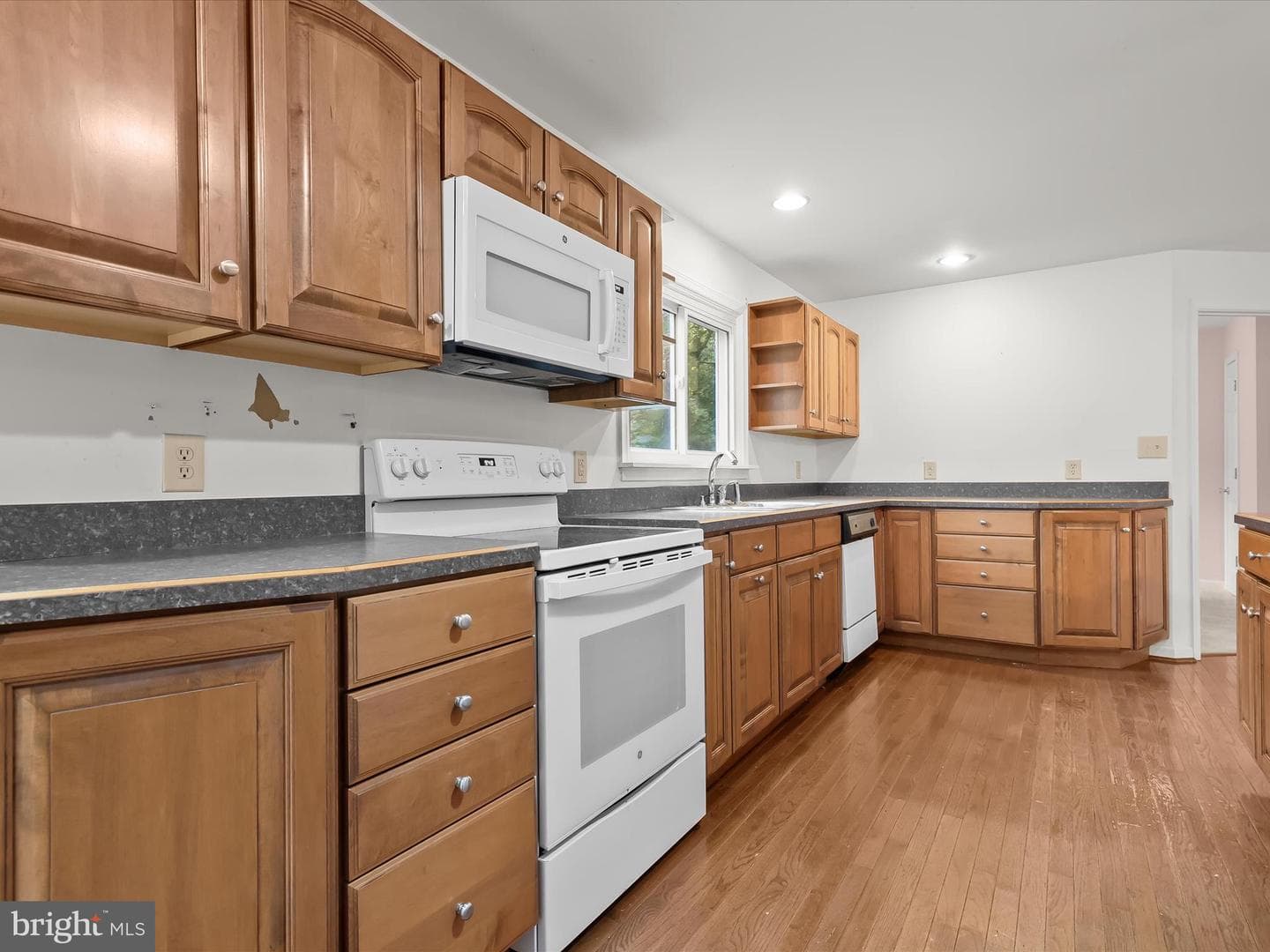 2400 Holly Neck Road photo 23