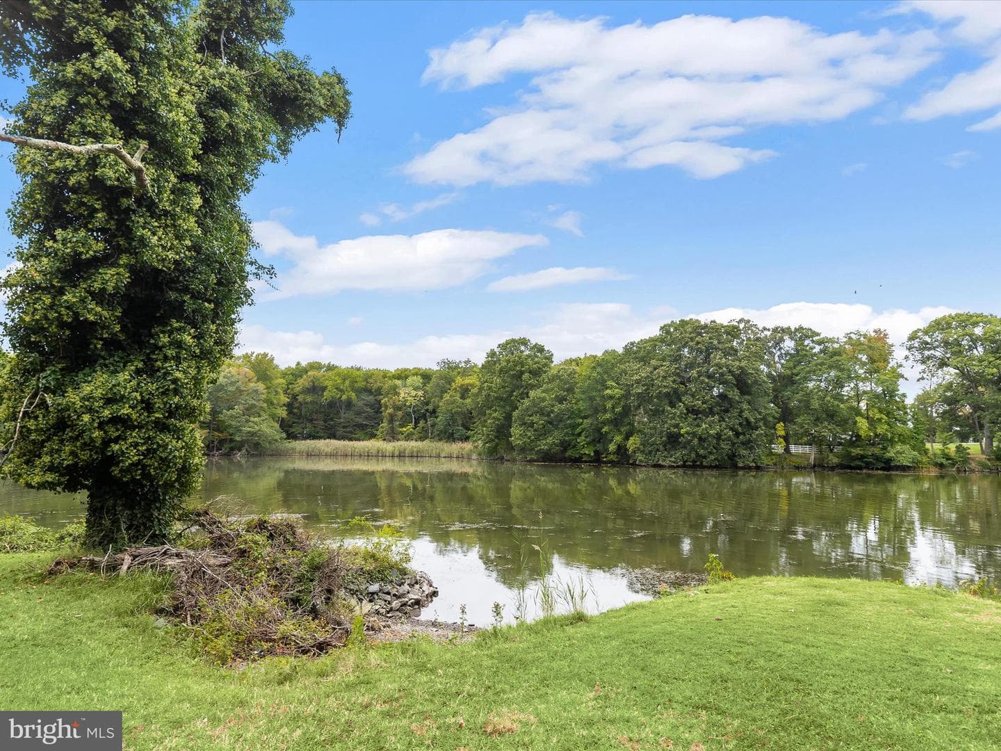 2400 Holly Neck Road photo 28