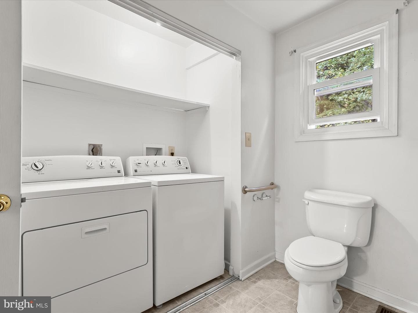 2400 Holly Neck Road photo 33
