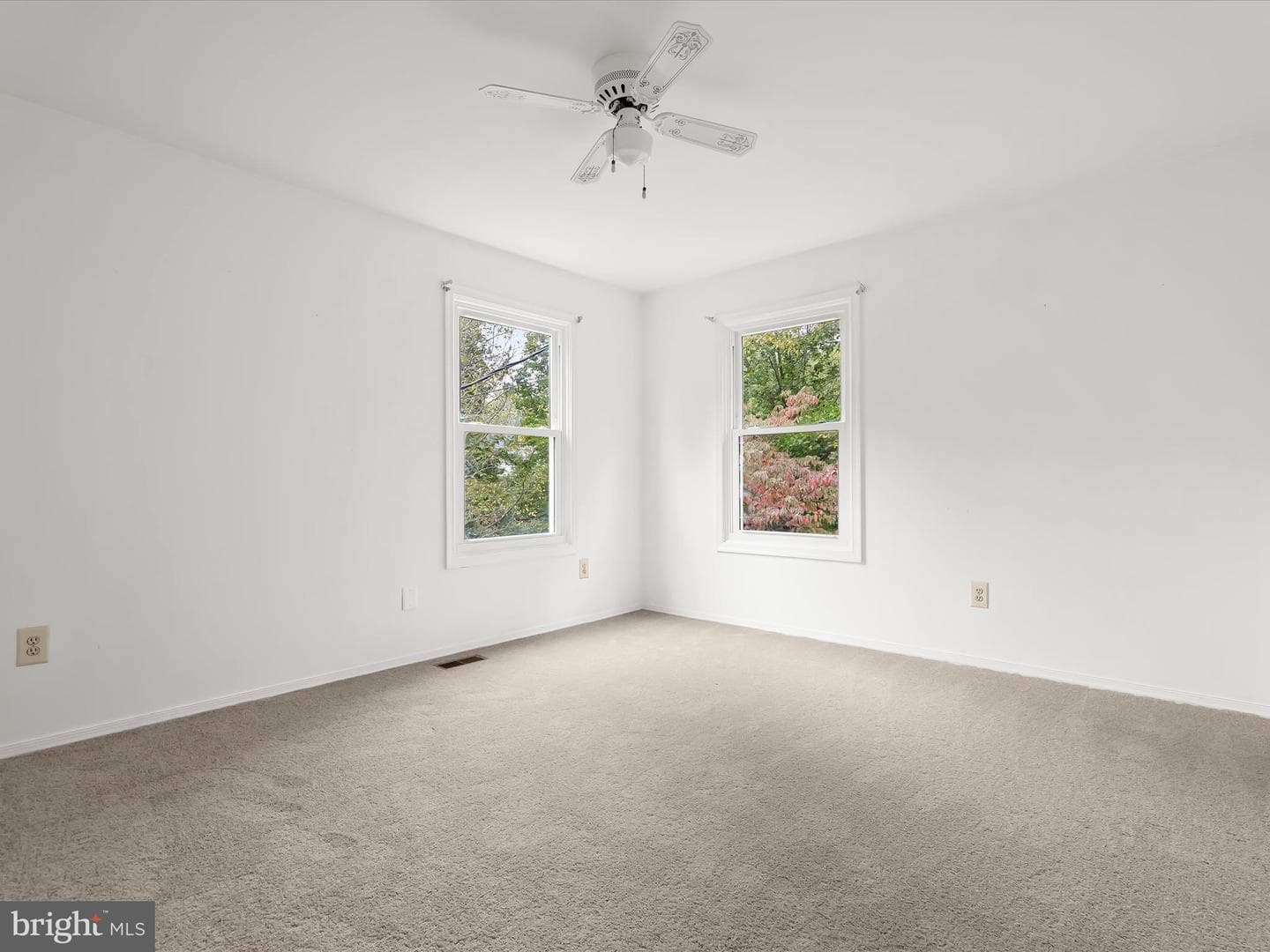 2400 Holly Neck Road photo 38