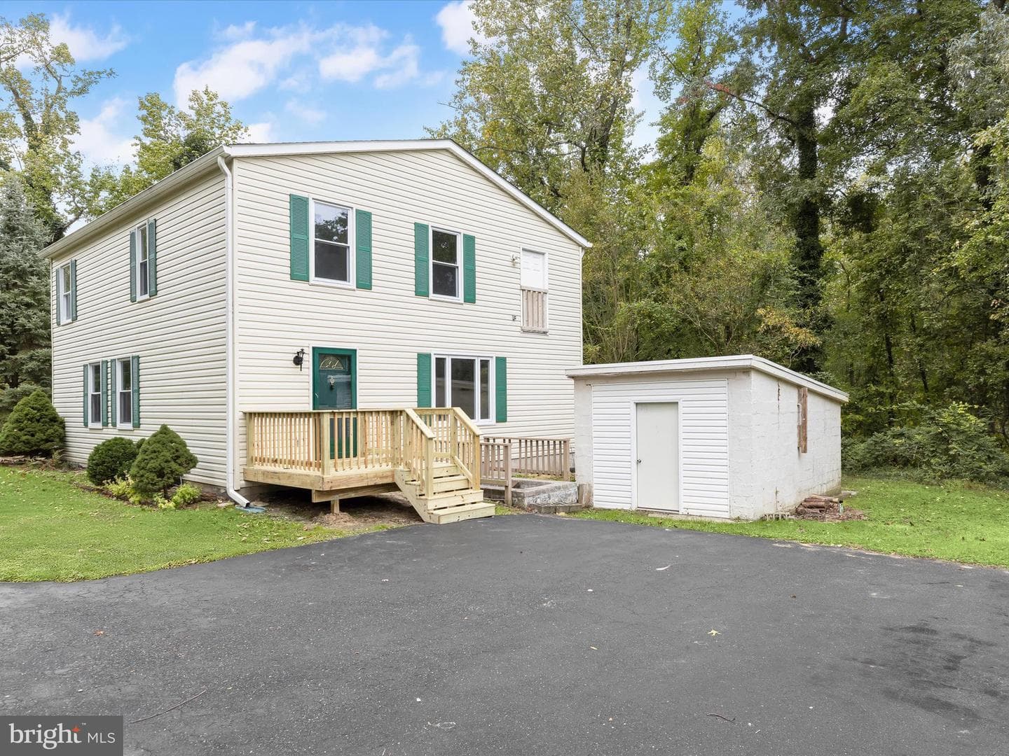 2400 Holly Neck Road photo 4