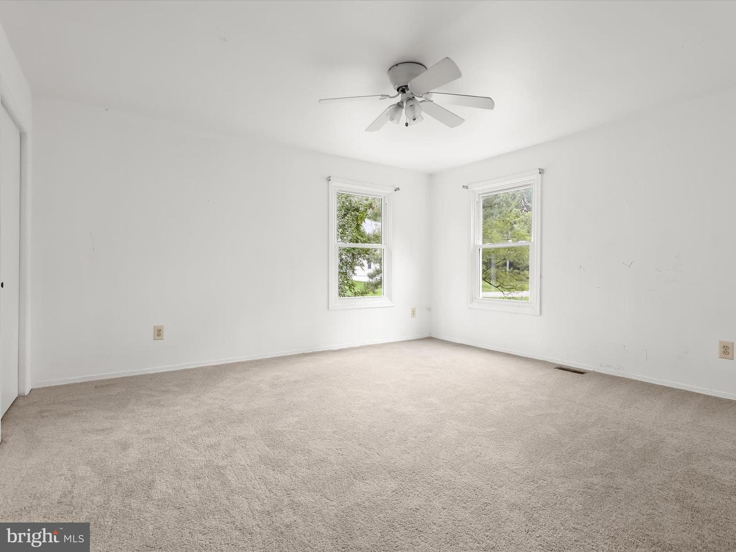 2400 Holly Neck Road photo 42