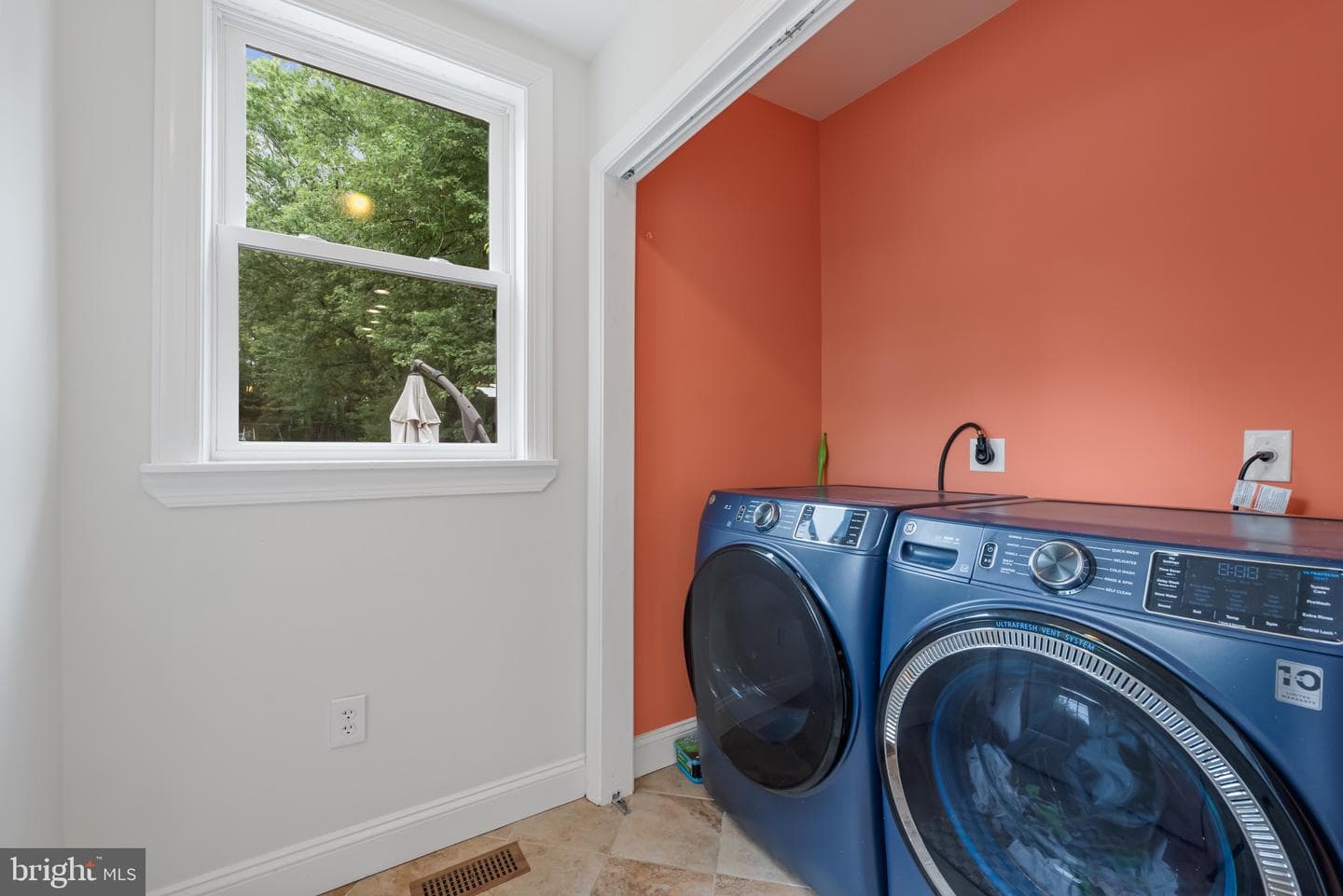 127 Bloomsbury Avenue photo 21