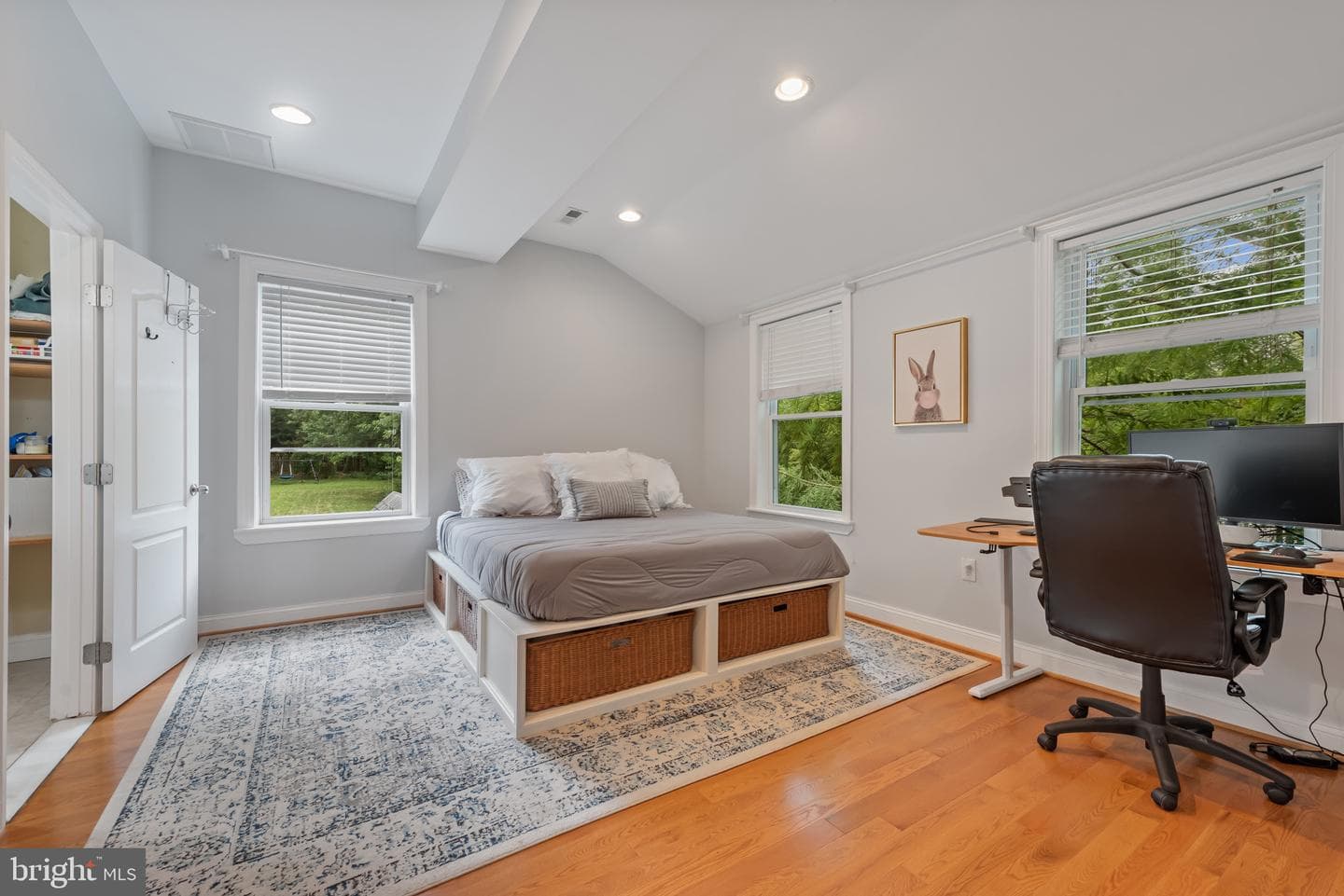 127 Bloomsbury Avenue photo 25